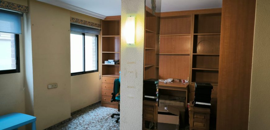 Piso de dos dormitorios a escasos metros del mar